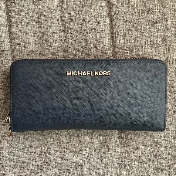 Michael Kors Handbags - Michael Kors Wallet